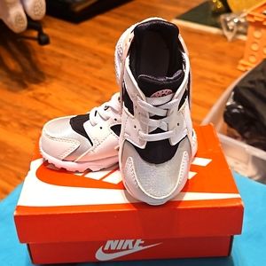 Toddler Girl Nike Hurache Run 8c White Shoe Sneaker